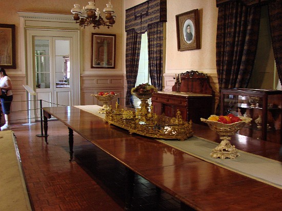 11-Palacio San Jose-la table de salle a manger de plus de 8 metres a l'origine.jpg